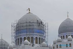 Tak Ada Korban pada Kejadian Ornamen Masjid Sheikh Zayed Solo Rusak