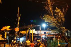 Kereta Api Sancaka Tabrak Truk Pengangkut Mobil di Mojokerto