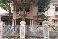 Ibu Eny Penghuni Rumah Mewah Terbengkalai di Jakarta Dirawat di Rumah Sakit