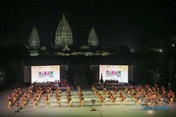Wapres Ma'ruf Amin Buka ASEAN Tourism Forum 2023 di Candi Prambanan Yogyakarta