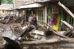 Penampakan Permukiman Warga Terendam Lumpur Dampak Banjir Bandang di Bondowoso
