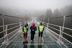 Jembatan Kaca Seruni Point Gunung Bromo Masuki Finishing, Dibuka Oktober 2023