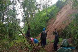 Tanah Longsor Tutup Akses Jalan Dukuh Gebyok-Senet di Selo Boyolali