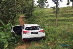 Mobil HRV Putih Nyasar di Tengah Hutan Pati, Camat Tambakromo Ungkap Keanehan