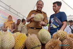 Tak Seramai Tahun lalu, Bazar Durian Gempolan Karanganyar akan Diperpanjang