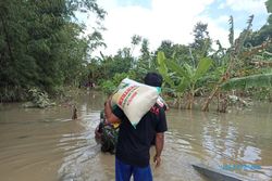 Terisolasi Banjir, Warga Nusupan Sukoharjo Butuh Logistik Makan Siap Saji
