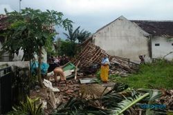 Angin Puting Beliung Terjang Jember, Puluhan Rumah Rusak & 3 Orang Terluka