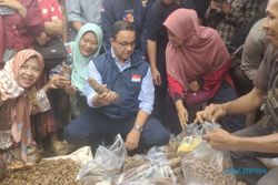 Safari Politik ke Pasar di Lampung, Anies Disambati Daya Beli Masih Rendah