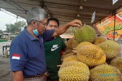 Serbu! 5.000 Buah Durian Dijual Murah Meriah di Bazar Selogiri Wonogiri