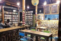 Kisah Sigit Pamungkas, Menumbuhkan Minat Terhadap Buku Lewat Kafe di Jebres