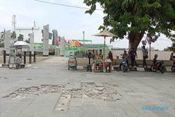 Kerap Rusak, Jalan Alun-alun Masjid Kauman Semarang akan Ganti Aspal