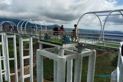 Yuk Cek, Panjang Jembatan Kaca Kemuning Sky Hills Karangnyar Sudah 34 Meter