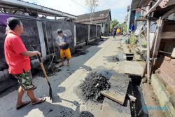 Semua Pengungsi Banjir di Joyotakan Solo Pulang dan Bersih-Bersih Lingkungan