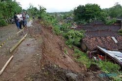 Lagi, Talut Perbatasan Gantiwarno Klaten-Gunung Kidul Longsor Timpa Rumah Warga