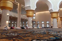 Fantastis! Masjid Raya Sheikh Zayed Solo Punya 606 Keran Wudu