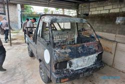 Diduga Korsleting, Mobil Pikap Tua Mendadak Terbakar di Jalan Ceper Klaten