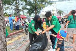 Kompak! Ratusan Orang Bergerak Bersih-Bersih dan Pilah Sampah di CFD Klaten