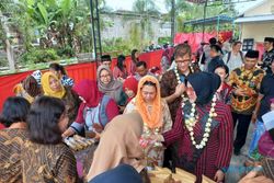 Momen Yenny Wahid Ajak Pejabat Kedubes Denmark Kunjungi Desa Damai di Klaten