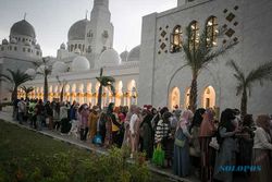 Takjil dan Jaburan, Jamuan Makan di Masjid Khusus Ramadan