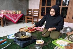 Emak-Emak di Muncar Semarang Sulap Biji Durian Jadi Keripik yang Renyah & Gurih