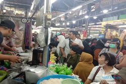 Kaesang dan Erina ke Pasar Gede Solo, Borong Dawet Telasih Langganan Jokowi