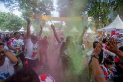 Pecah! Ini Potret Keseruan IKA UNS Color Run 2023