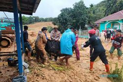 Bencana Tanah Longsor di Natuna Kepri, 11 Orang Meninggal 47 lainnya Hilang