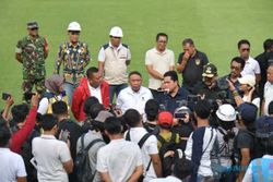 Menpora Amali & Ketum PSSI Tinjau Stadion I Wayan Dipta, Renovasi Hampir Tuntas