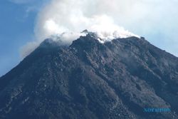 Gunung Merapi Kembali Keluarkan Awan Panas pada Senin Sore