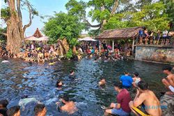 Tradisi Padusan, Ribuan Pengunjung Serbu Objek Wisata Air di Klaten