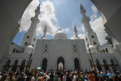 Ada Aduan Kehilangan HP di Masjid Raya Sheikh Zayed, Gibran: Kami Tindaklanjuti