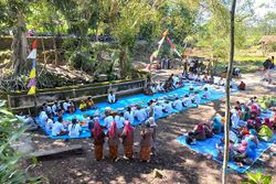 Potret Tradisi Nawu Sendang Gotan, Ritual Merawat Sumber Air di Jatinom Klaten
