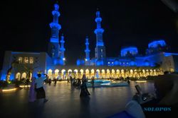 PT Arsa Indonesia Refund Pembelian Sepatu Pekerja Masjid Sheikh Zayed Solo