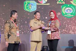 Jos! 96% Warga Klaten Sudah Jadi Peserta JKN, Pemkab Terima UHC Award dari BPJS