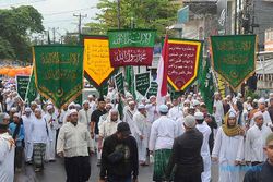 Tradisi Jelang Ramadan, Ribuan Orang Ikuti Ziarah Kubro di Palembang