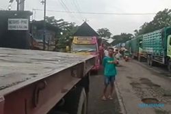 Jalur Pantura Pati-Rembang Macet Parah, Pengusaha Truk Merugi