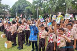 Jambu Carlin dan Donasi Buku Tandai Gerakan Literasi di SMPN 1 Kalikotes Klaten