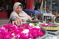 Ramai Tradisi Sadranan, Harga Mawar Tabur Naik 6 Kali Lipat di Pasar Boyolali