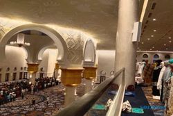 13 Imam Bergantian Pimpin Salat Tarawih di Masjid Sheikh Zayed, 8 Imam dari UEA