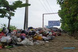 Imbas Pencemaran Lingkungan, Warga Ponorogo Tutup Akses Masuk ke TPA Mrican