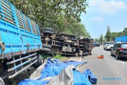 Awas! Ada Truk Gandeng Terguling di Jalan Solo-Jogja Delanggu Klaten
