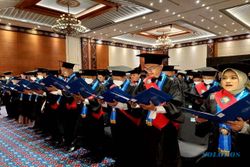 ITNY Mewisuda 261 Mahasiswa, Rektor: Jaga Nama Baik dan Tetap Rendah Hati
