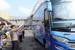 Arus Balik Lebaran 2023, Polres Sukoharjo Berangkatkan 2 Bus Gratis untuk Warga