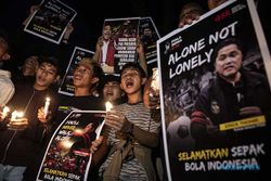 Aksi 1.000 Lilin dan Doa Bersama Suporter untuk Sepak Bola Indonesia