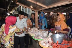Cek Stok dan Harga Barang, Bupati Karanganyar Blusukan ke Pasar Jungke 