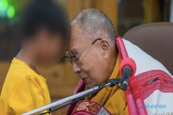 Dalai Lama Tenzin Gyatso Dihujat Usai Minta Bocah Isap Lidahnya, Ini Profilnya