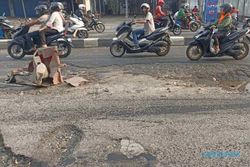 Jelang Arus Mudik, Jalan Rusak di Sukoharjo Jadi Sorotan Banyak Pihak