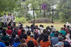 Hayati Jalan Salib, Ratusan Umat Katolik Padati Gunung Gandul Wonogiri