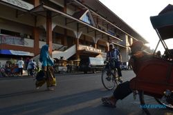 Jadi Jujugan Pemudik, Intip Beda Pasar Klewer Solo Dulu dan Kini