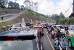 Arus Balik Lebaran 2023, Puluhan Ribu Kendaraan Terjebak Macet di Puncak Bogor